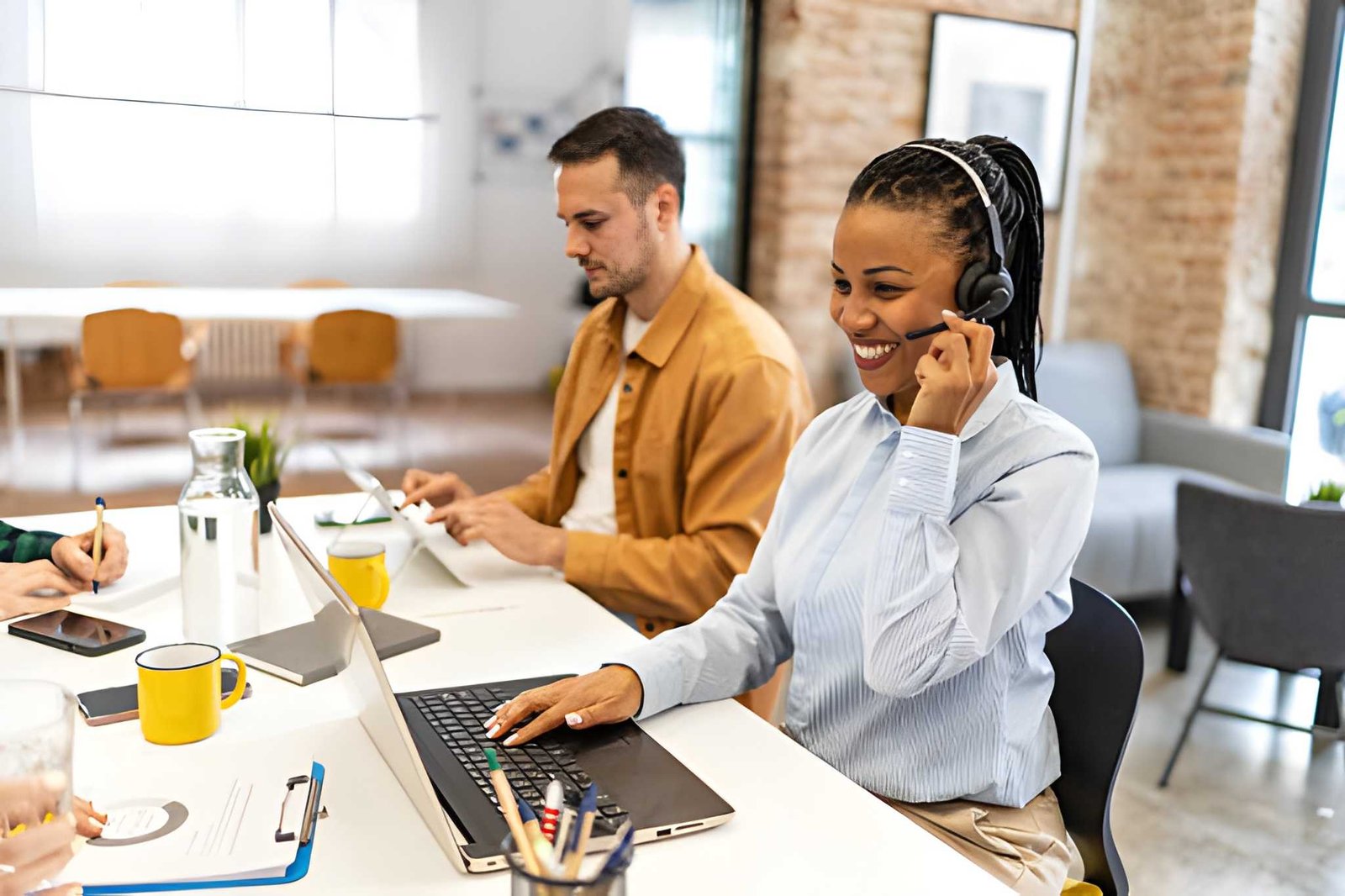 Telemarketeers van Telemarketingbureau aan het werk