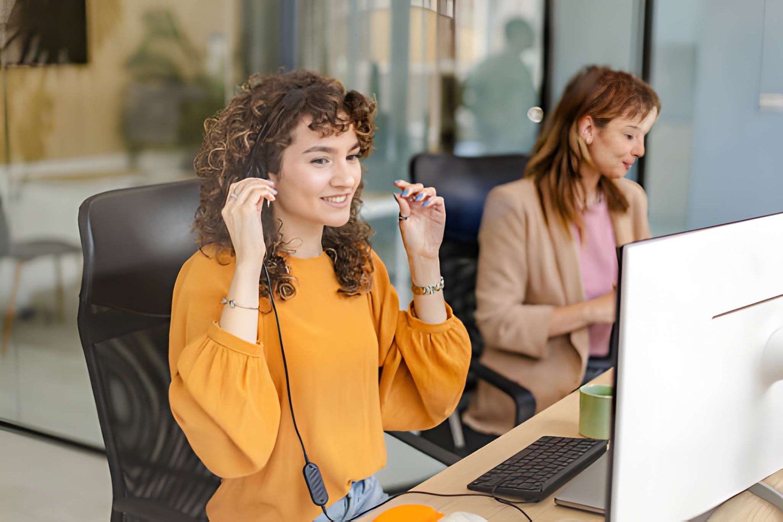 Telemarketeer in gesprek met een klant